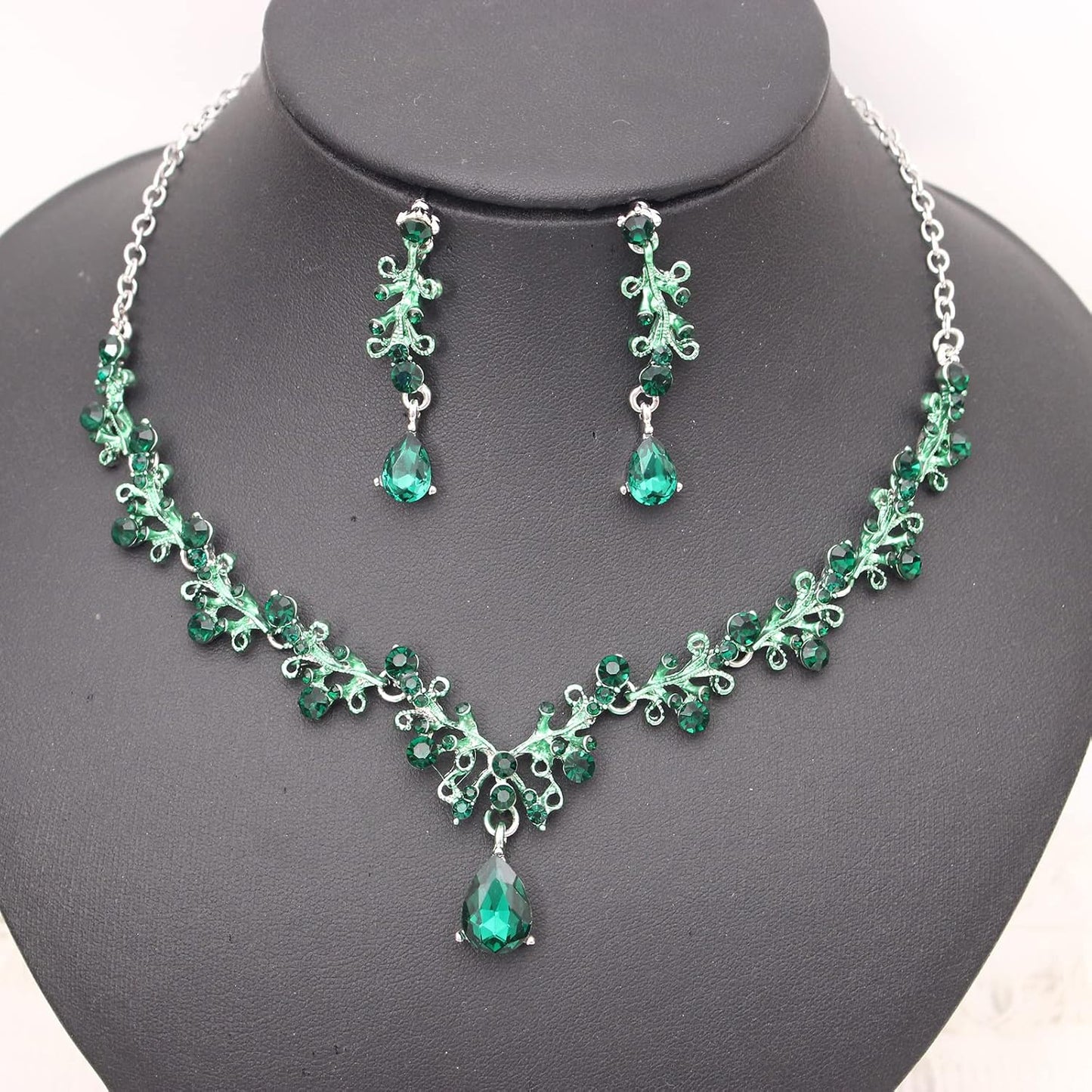 3Pcs Austrian Crystal Jewelry Set for Women, Necklace Dangle Earrings Link Bracelet Jewelry Set with Gold/Platinum/Gun Plated, Wedding Party Jewelry for Bridal Bridesmaid