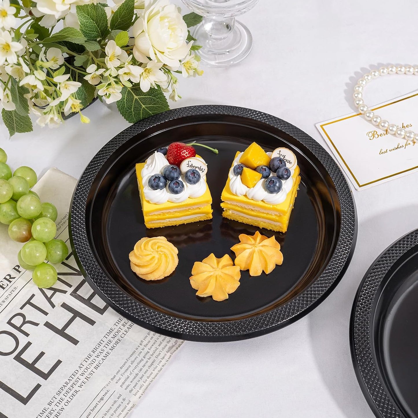 WELLIFE Black Plastic Plates 10 Inch -150 Count for Party, Plastic Disposable Dinner Plates for Halloween Picnic BBQ