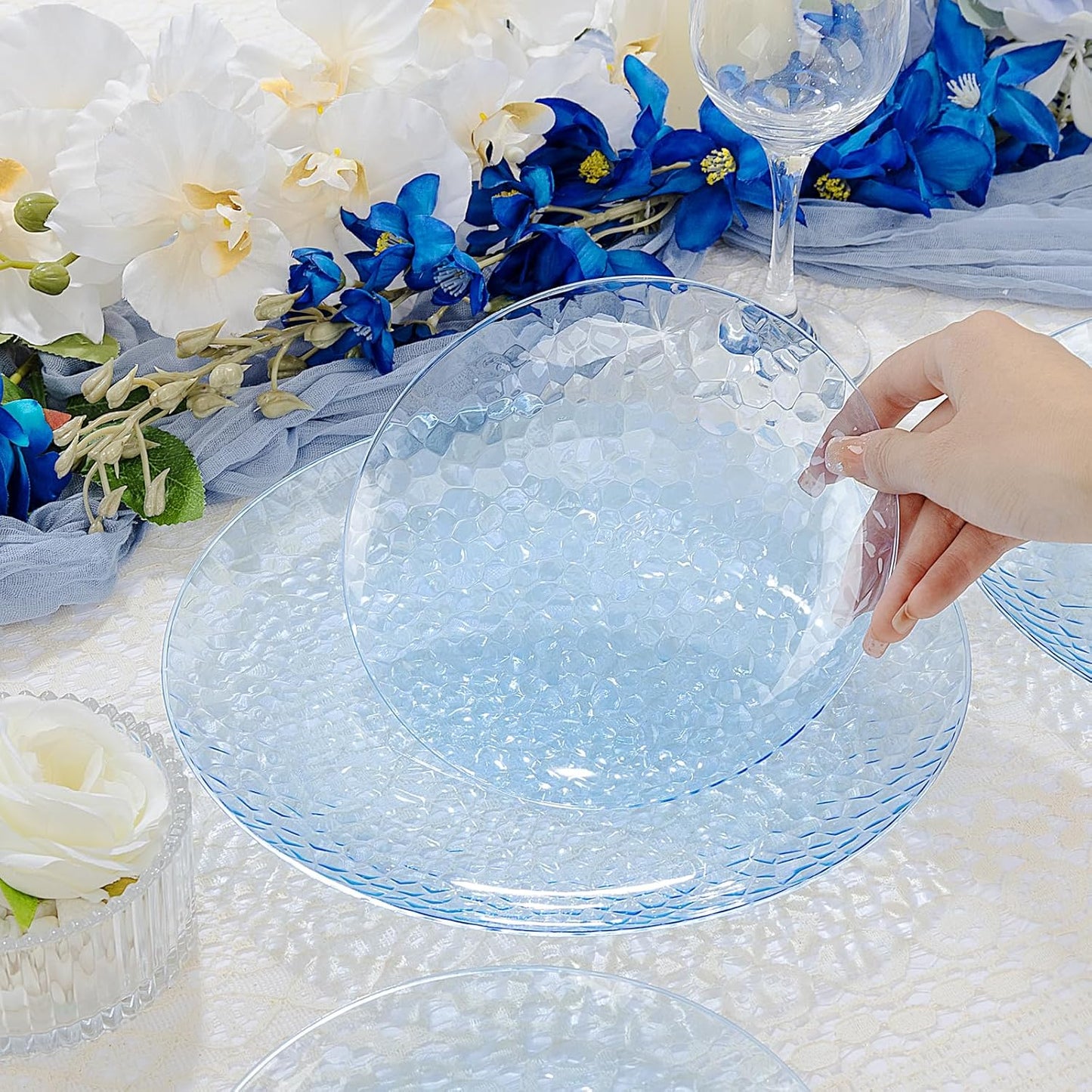 Rubtlamp 100 Pcs Blue Plastic Plates, Blue Heavy Duty plastic Plates, Clear-blue Fancy Disposable Plates, Hammered Plastic plates Include 50 Pcs Dessert Platos, 50 Pcs Dinner Platos for Party