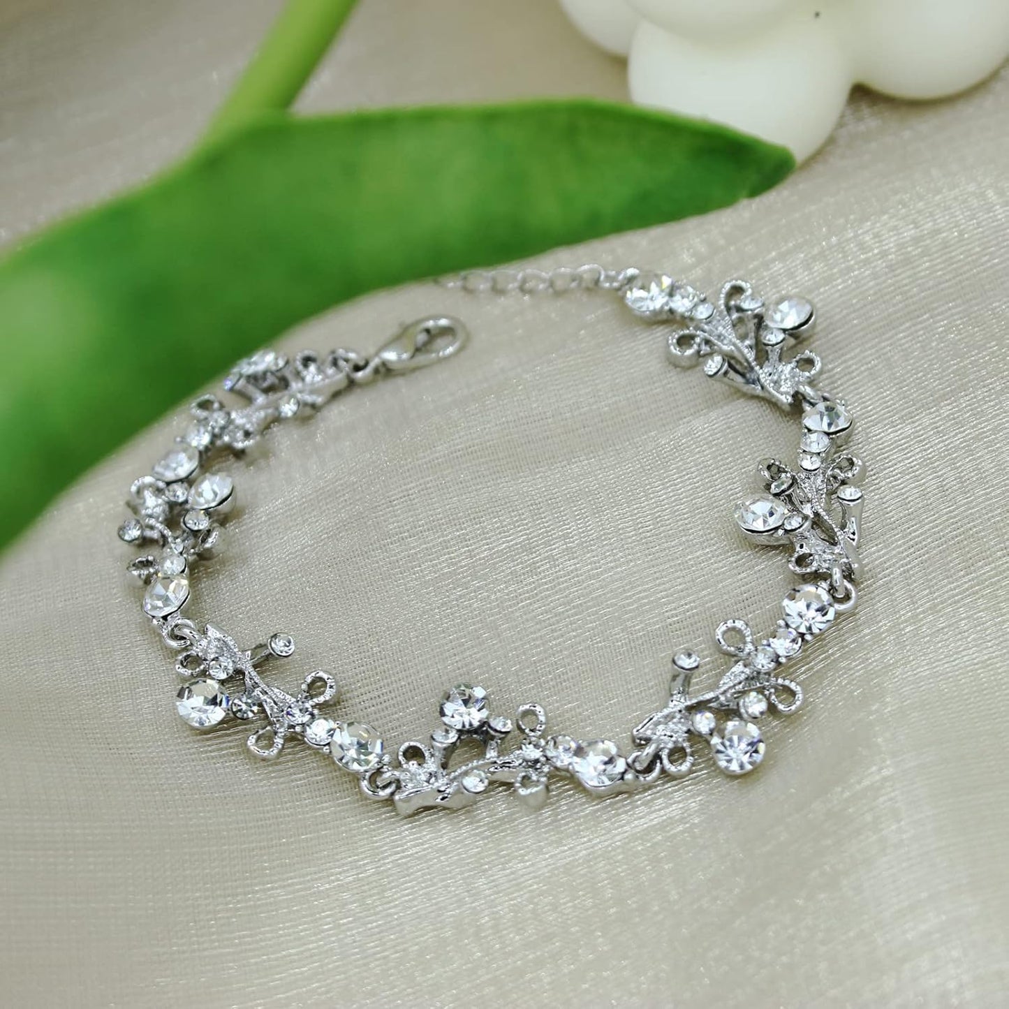 3Pcs Austrian Crystal Jewelry Set for Women, Necklace Dangle Earrings Link Bracelet Jewelry Set with Gold/Platinum/Gun Plated, Wedding Party Jewelry for Bridal Bridesmaid