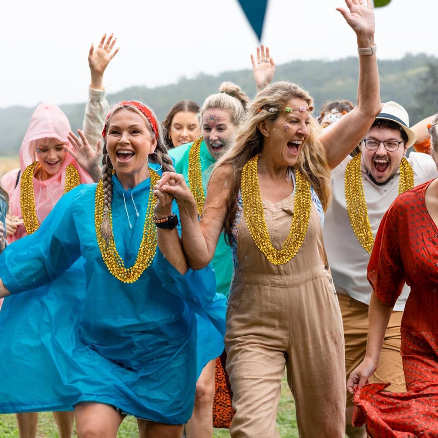 SHAOQINLIN 144 PCS Gold Mardi Gras Beads, Christmas Necklaces, Golden Bead Necklace, 33'' Metallic Gold Party Beads for Mardi Gras, Christmas, New Year's Day, Carnival Party Favors