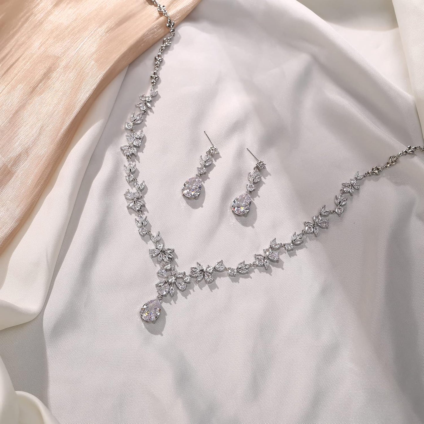 Crysdue Wedding Jewelry Set for Women, Floral Leaf Vine Teardrop Necklace Dangle Earrings Bracelet and Hair Comb, Cubic Zirconia Elegant Party Prom Jewellery for Bridal Bridesmaid