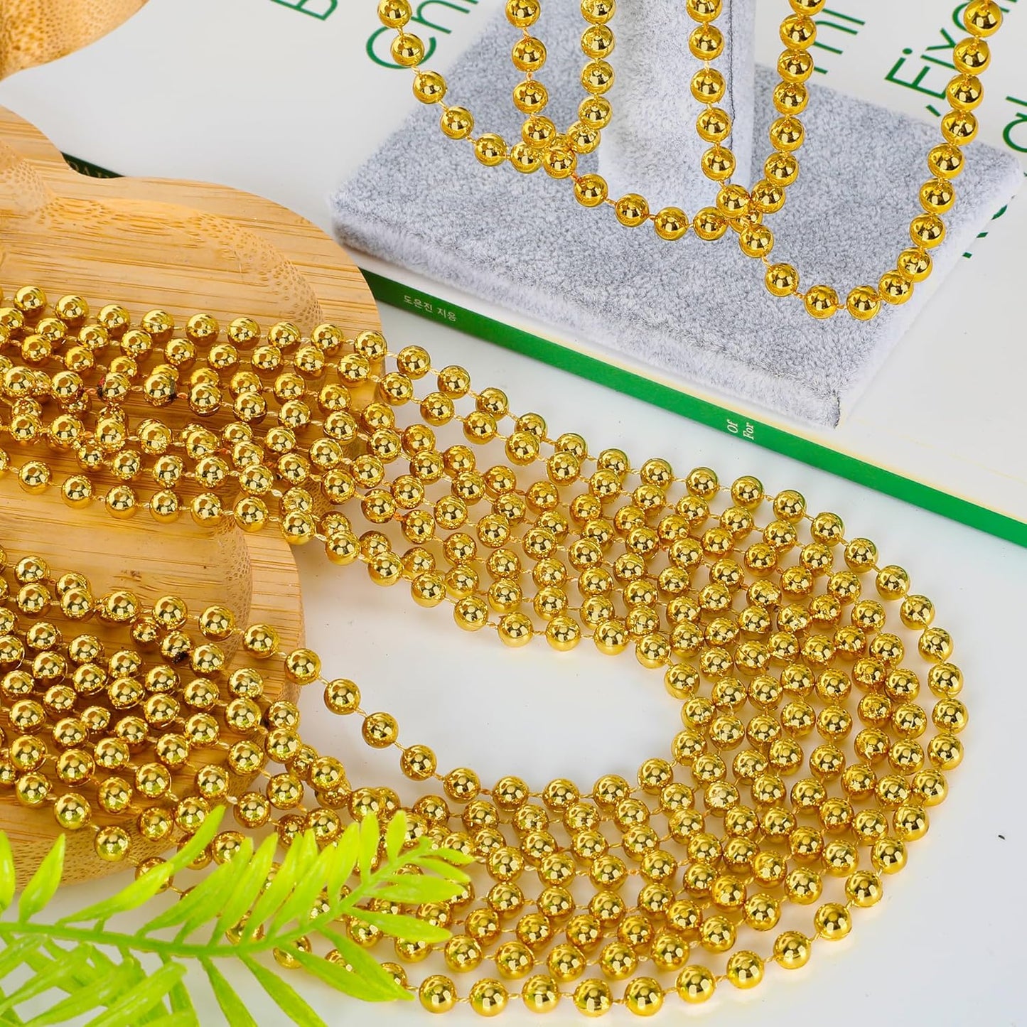 200PCS Bead Necklace, Mardi Gras Beads, 33 IN Gold Beads Party Accessories, Mardi Gras Decorations Parade Throws Bulk Costume Party Pirate Christmas Party Favors Supplies