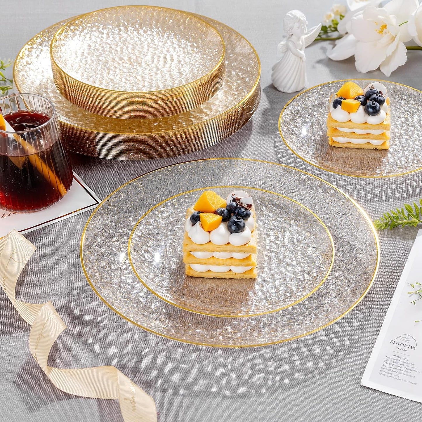 Rubtlamp 100Pcs Clear Gold Plastic Plates, Gold Glitter Disposable Plates, Hammered Plastic Plates Included 50 Dinner Plate And 50 Dessert Plate for Weddings Party Birthday