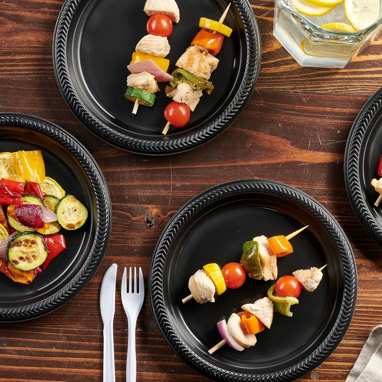 PLASTICPRO 100 PCS Black Plastic Plates Light Weight 9 Inch Plastic Dinner Plates Black Plates Disposable for Party and Wedding